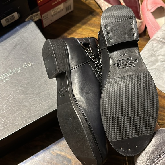 boots - Picture 2 of 3